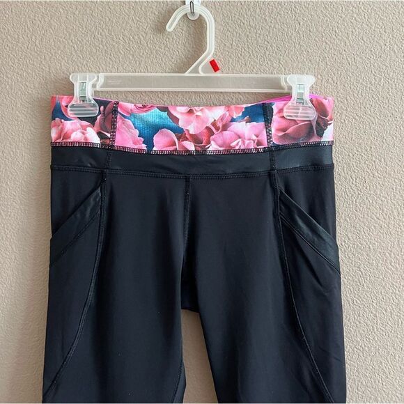 lululemon athletica Capris Leggings Black with Pink Floral Waistband - Picture 2 of 8